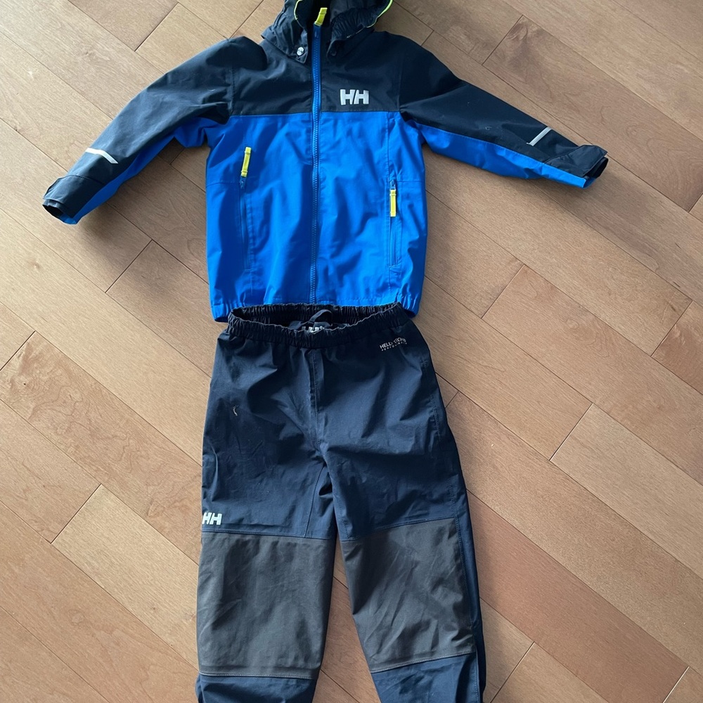 Helly Hansen Shelter Jacket and pants - Picture 3 of 5